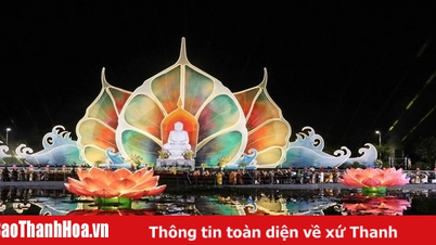 Hơn 10.000 người dự lễ thắp nến cầu hòa bình trong khuôn khổ Đại lễ Vesak 2025
