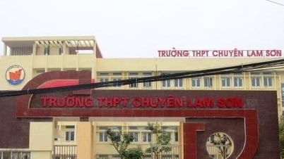 Một trường trung học phổ thông có 46 học sinh được kết nạp Đảng
