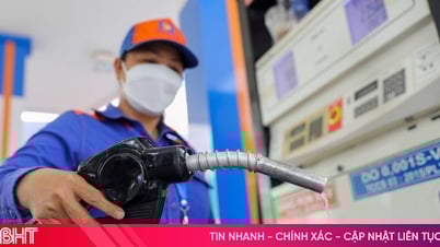Giá xăng dầu giảm tiếp, thấp nhất 4 năm qua