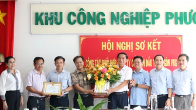 អមជាមួយការអភិវឌ្ឍន៍ក្នុងស្រុក