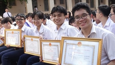 Los idiomas extranjeros son la primera opción para el examen de graduación de la escuela secundaria de 2025 de los estudiantes de 12º grado en la ciudad de Ho Chi Minh.