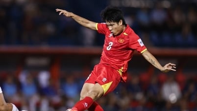 Quang Hải rút lui, HLV Kim Sang Sik gọi thêm cầu thủ Việt Nam gặp Man Utd
