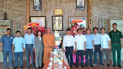 Lãnh đạo huyện Đam Rông thăm các cơ sở phật giáo nhân Đại lễ Phật đản - Phật lịch