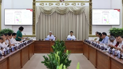 [Hình ảnh ] Phiên họp tình hình kinh tế - xã hội TP. HCM thường kỳ tháng 4/2025