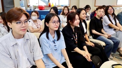Студенты, изучающие мультимедиа, впечатлены уроком на тему «настоящие новости, фейковые новости»