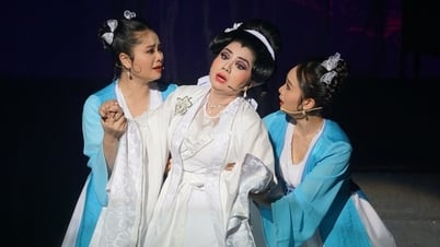 100 năm tuồng cổ Minh Tơ