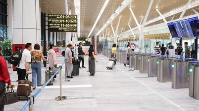Vừa khánh thành, nhà ga T3 sân bay Tân Sơn Nhất đã dột nước