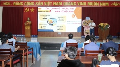 ការលើកកម្ពស់ការយល់ដឹងអំពីសេដ្ឋកិច្ចឌីជីថល - សេដ្ឋកិច្ចបៃតងសម្រាប់និស្សិត