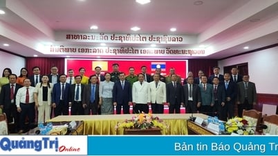 Conversaciones entre delegaciones de alto rango de las provincias de Quang Tri y Savannakhet