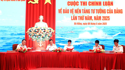 Vùng 3 Hải quân chấm bài dự thi chính luận về bảo vệ nền tảng tư tưởng của Đảng