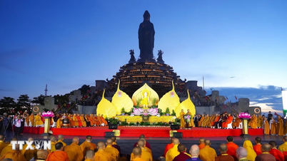 Reliquien des ehrwürdigen Buddha Shakyamuni und Gebet für den Weltfrieden