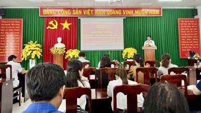 Khai giảng lớp Trung cấp lý luận chính trị khóa 145