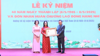 Tạp chí Người Hà Nội và hành trình 40 năm đồng hành cùng văn nghệ sĩ Thủ đô