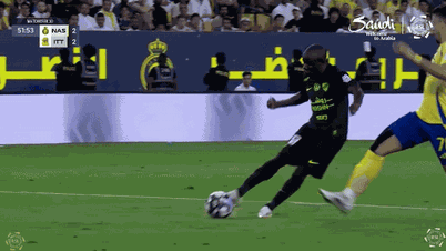 Kante ghi bàn giúp đội nhà thắng ngược không tưởng trước CLB của Ronaldo