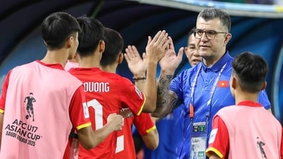 أعلن المدرب كريستيانو رولاند عن قائمة لاعبي منتخب فيتنام تحت 16 سنة المتوجهين إلى الصين للمنافسة