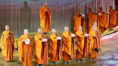 Đêm nhạc giao lưu văn hóa Vesak: Sẻ chia ánh sáng từ bi, trí tuệ của Phật giáo đến muôn nơi