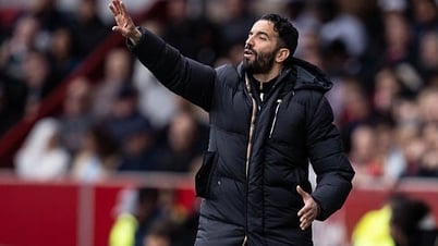 المدرب أموريم يحذر لاعبي مانشستر يونايتد قبل مواجهة الدوري الأوروبي