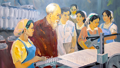 Image of Uncle Ho in literary and artistic works