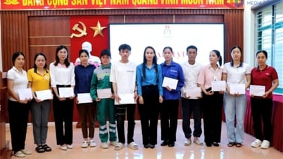 LĐLĐ huyện Vân Đồn: Ra mắt 7 công đoàn cơ sở và trao hỗ trợ cho công nhân lao động có hoàn cảnh khó khăn dịp Tháng Công nhân