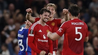 En revenant de l'arrière pour gagner avec un score incroyable, MU rencontrera Tottenham en finale de la Ligue Europa