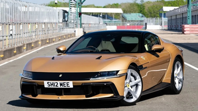 Ferrari 12Cilindri with more than 11 billion super unique colors by Youtuber Shmee150
