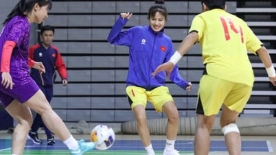 فريق كرة الصالات النسائي الفيتنامي عازم على الفوز على الفلبين