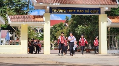 Làm rõ vụ nhiều học sinh lớp 12 tại 1 trường "tự nguyện" xin nghỉ học