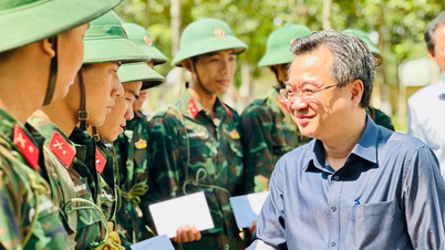 Phó Bí thư Thường trực Thành ủy TPHCM Nguyễn Thanh Nghị thăm, động viên chiến sĩ mới