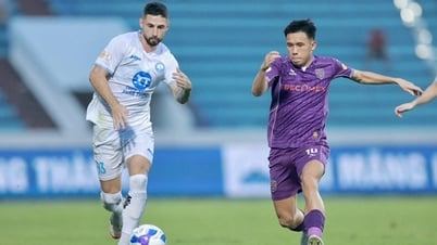 CLB Nam Định thể hiện bản lĩnh nhà vô địch