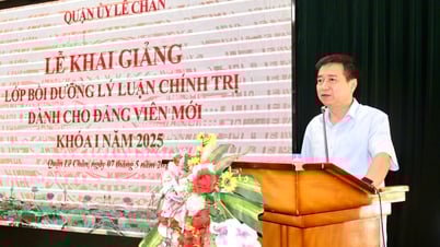 Le Chan District Party Committee: Opening of the first political theory training course for new party members in 2025