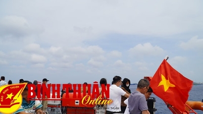 Tourism - attractive from shore to island