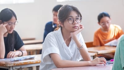 ハノイにある2つの人気専門学校では、6,300人を超える受験者が10年生の入学枠を競い合っています。