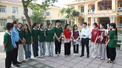 Le vice-président du Comité populaire provincial, Nguyen Khac Hieu, a inspecté l'organisation de l'examen d'entrée au lycée de 10e année.