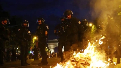 Fans set fire on PSG's coronation night, forcing thousands of Paris police to intervene