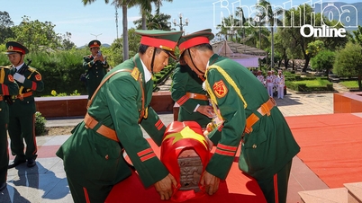 Xúc động ngày đưa các anh về bên đồng đội