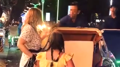 Verifizierender Clip: Cyclo-Fahrer in Nha Trang „reißt“ einem ausländischen Touristen Geld aus der Hand