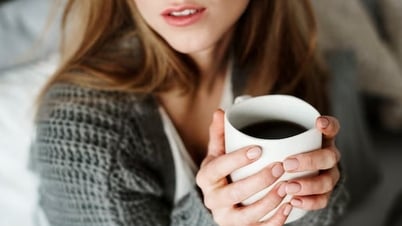 Độ tuổi nào dễ bị caffeine tác động đến giấc ngủ nhất?