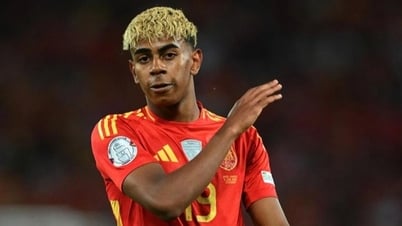 Lamine Yamal làm điều chưa từng có trong lịch sử bóng đá