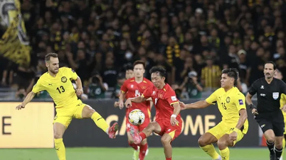 Nhìn lại trận thua của đội tuyển Việt Nam trước Malaysia: Ông Kim Sang-sik không thể tạo nên phép màu