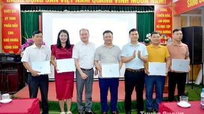 ប្រគល់​កុំព្យូទ័រ​យួរដៃ​ចំនួន ៤៣ គ្រឿង​ដល់​សហករណ៍​នៅ​តំបន់​ជនជាតិភាគតិច