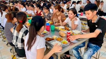 Chăm lo chất lượng bữa ăn ca cho công nhân