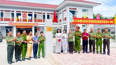ប៉ូលីសសង្កាត់ Nhon Hung គឺជាគំរូនៃសន្តិសុខ សណ្តាប់ធ្នាប់ និងអរិយធម៌ទីក្រុងក្នុងឆ្នាំ 2024 ។