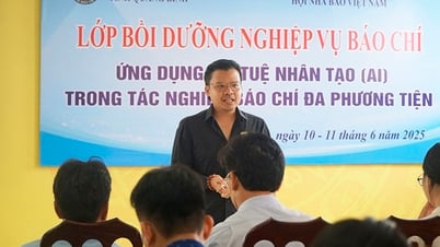 Khai mạc lớp bồi dưỡng nghiệp vụ báo chí về ứng dụng trí tuệ nhân tạo và kỹ năng số hóa