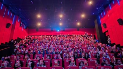 เด็ก 160 คนในดึ๊กตรองได้ชมภาพยนตร์ฟรี