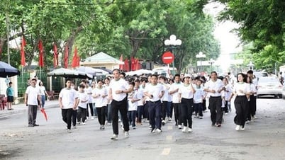 تعمل نينه بينه على تعزيز ممارسة السباحة والوقاية من الغرق بين جميع السكان