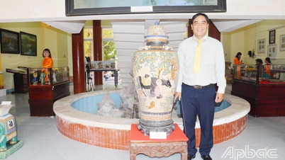Nhà sưu tập Hồ Hoàng Tuấn: Lan tỏa tình yêu với "hồn xưa Nam bộ"