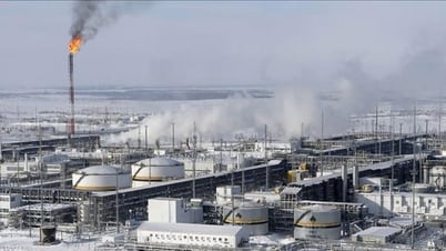 Russia extends response to oil price ceiling