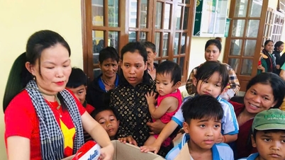 អមដំណើរស្ត្រីនៅតំបន់ខ្ពង់រាប Quang Nam