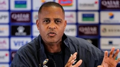 HLV Kluivert nói điều bất ngờ sau thảm bại của Indonesia