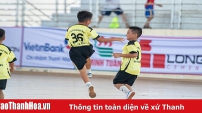U8 Nhu Thanh은 U8 Thanh Hoa 신문 어린이 축구 대회 준결승에서 마지막 자리를 차지했습니다.